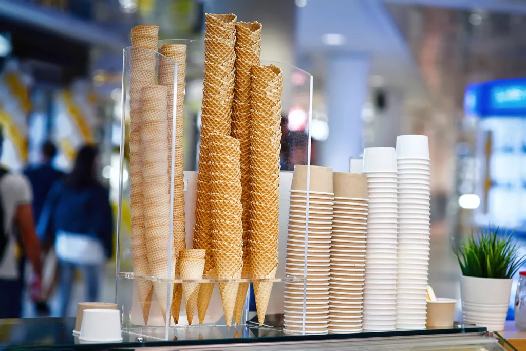 Eco-friendly dessert shop with sustainable packaging - Sanz & Biogreen